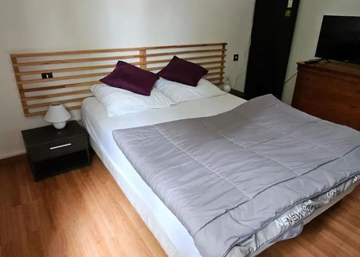 T2 Meuble L'escale Provencale * Greoux-les-Bains